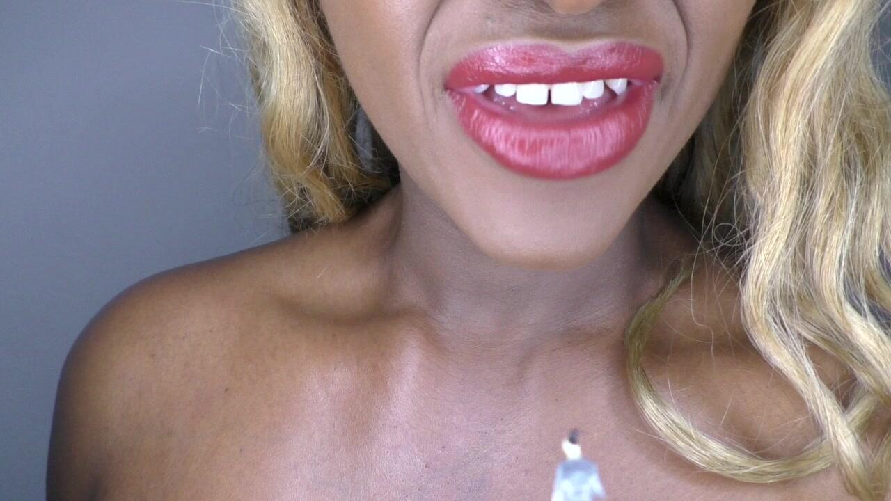 Hungry Lips Hot