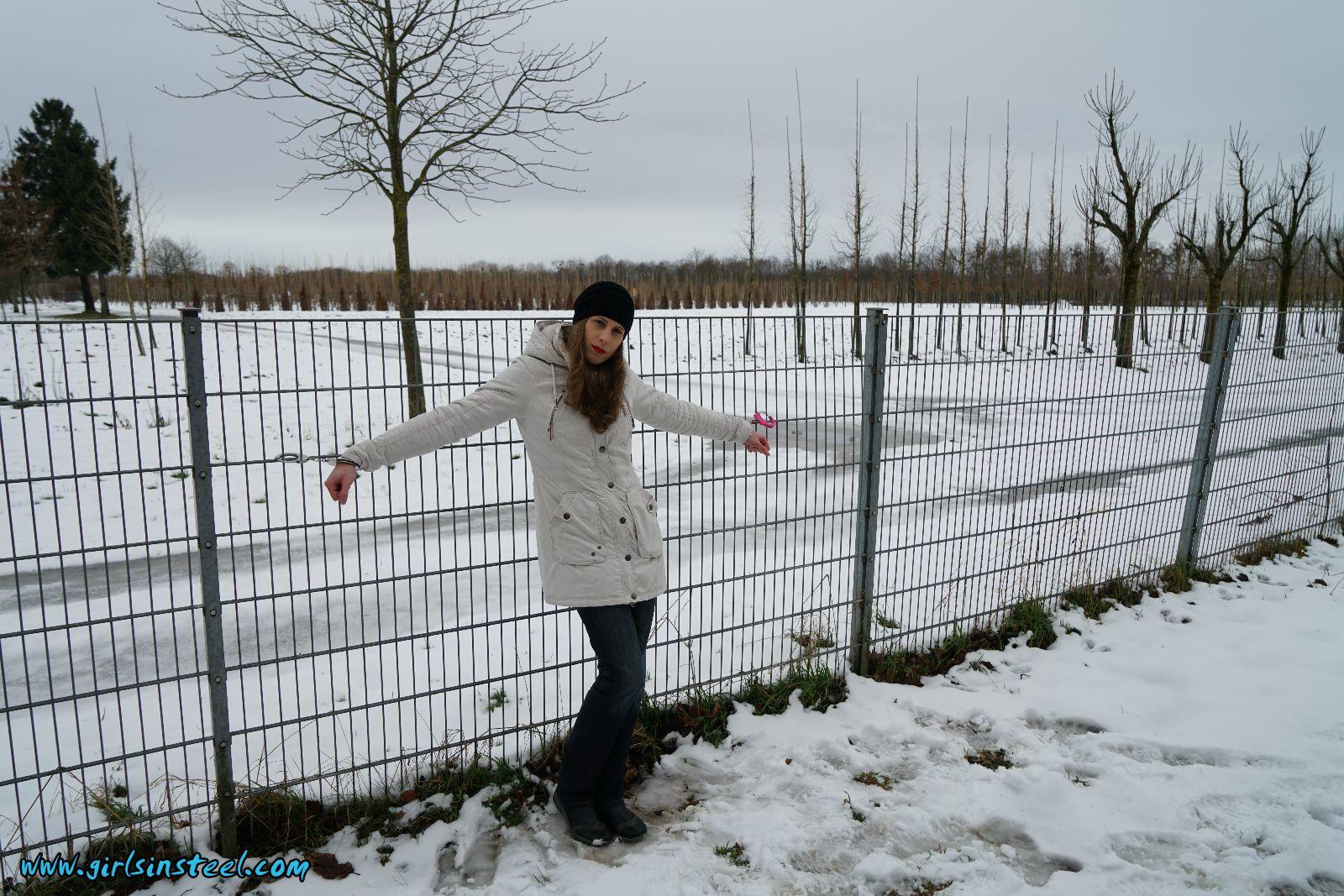 Clipspool | Cuffed to the fence